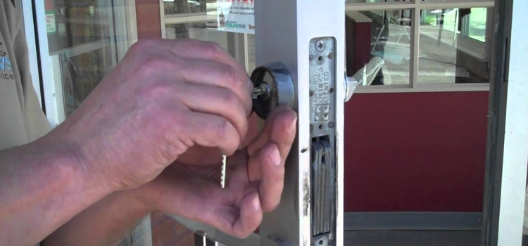 commercial door lock repair Manteca